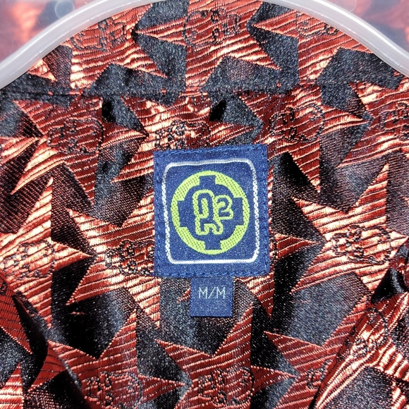 M | R2 | Stars & Skulls Short Sleeved Button Down Shirt - Picture 4 of 6